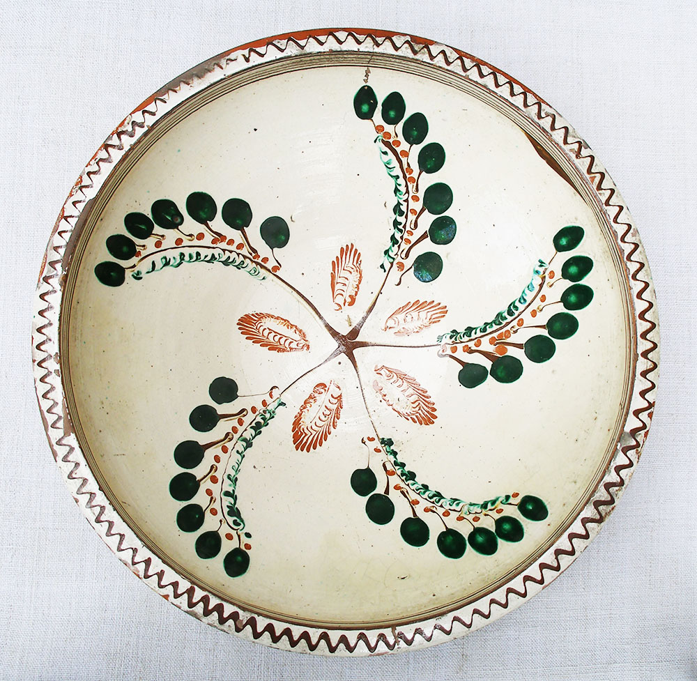 Миска. Глина, ангоби, полива, формування, розпис. Поч. 20 ст. с. Смотрич Дунаєвецького р-ну Хмельницької обл.